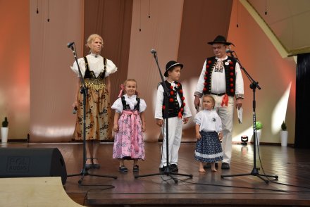 Czwarty dzień 58. Tygodnia Kultury Beskidzkiej - występy na dużej scenie - prowadzący